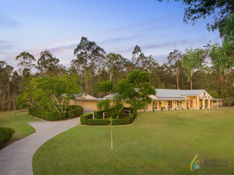 18 Castlereagh Place, Anstead QLD 4070