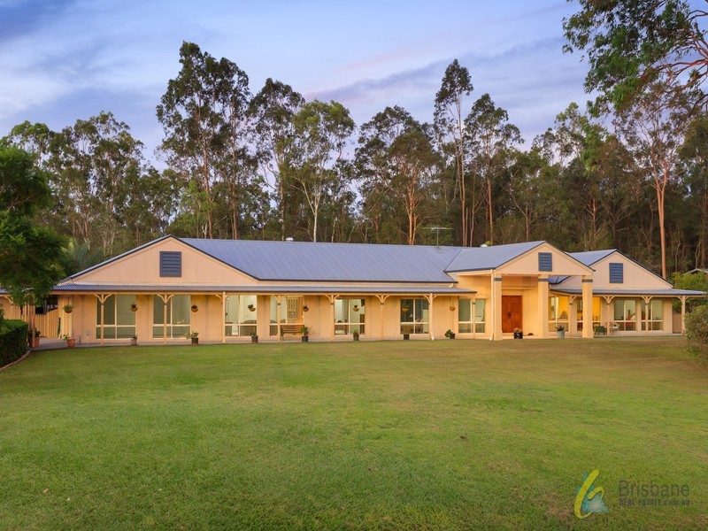 18 Castlereagh Place, Anstead QLD 4070