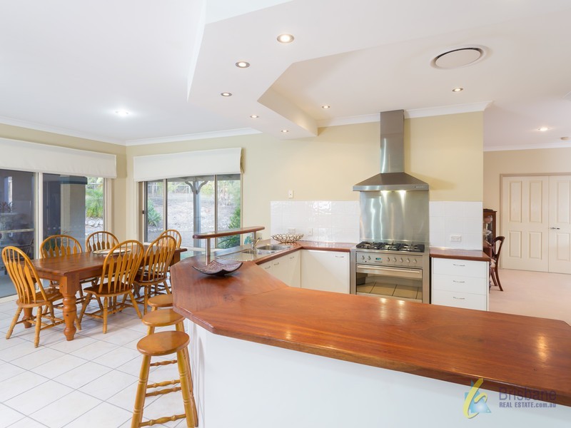 18 Castlereagh Place, Anstead QLD 4070