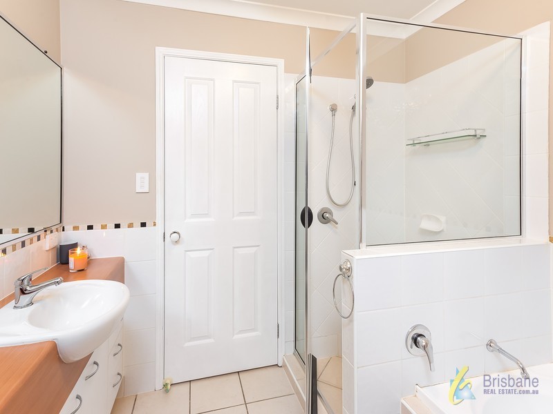 11/9 Pamela Place, Kenmore QLD 4069