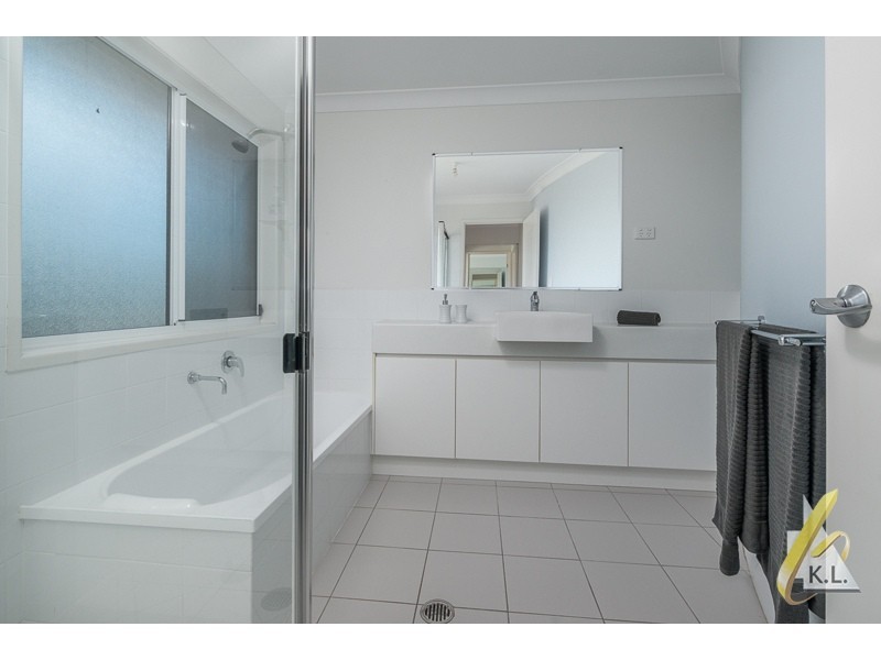 28 Lintrose Terrace, Karalee QLD 4306