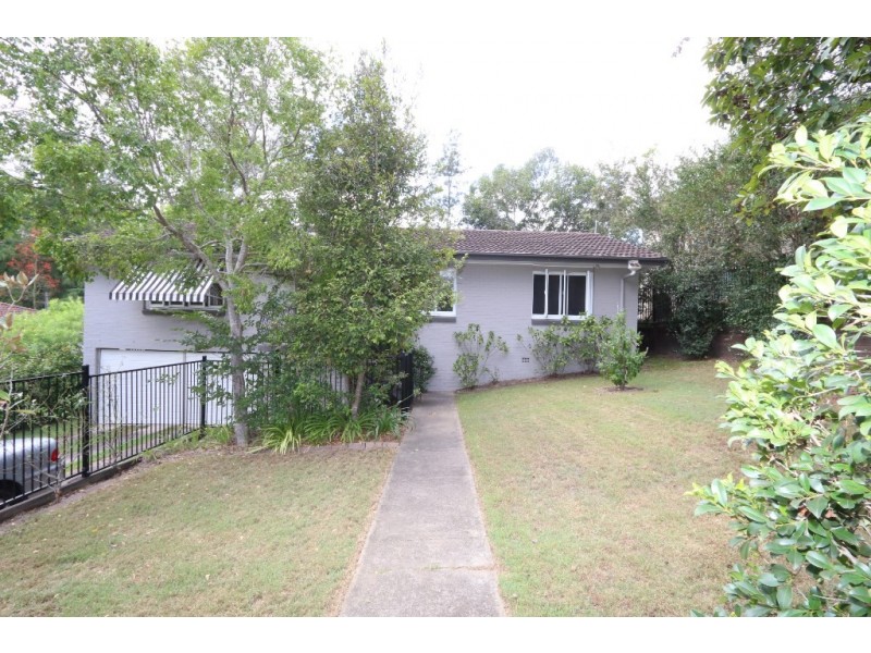 10 Harvard, Kenmore QLD 4069