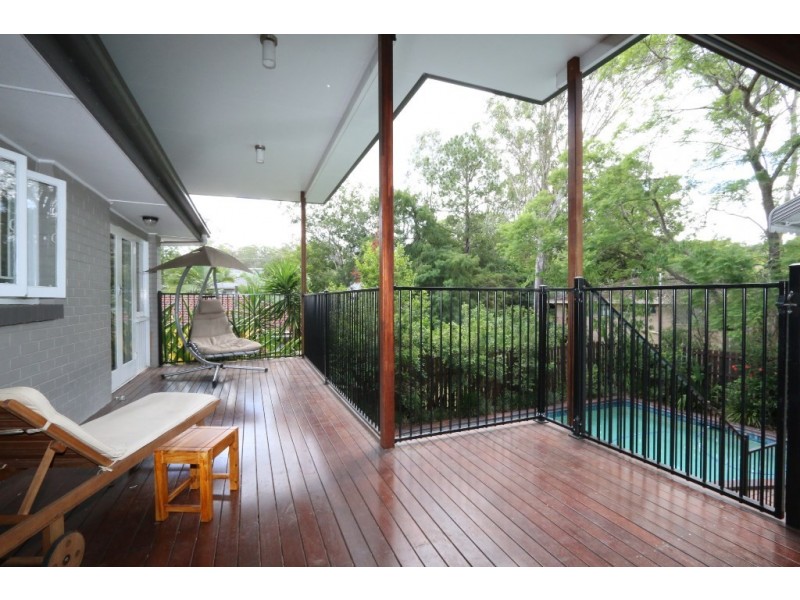 10 Harvard, Kenmore QLD 4069