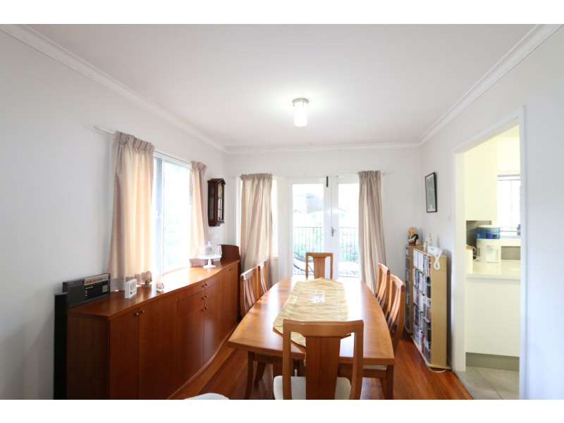 10 Harvard, Kenmore QLD 4069