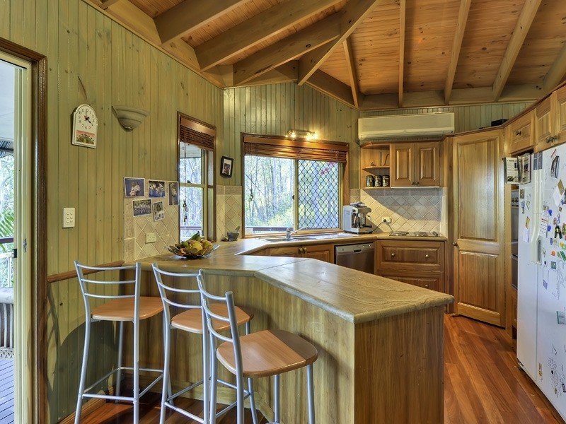 981 Mt Crosby Rd, Karana Downs QLD 4306