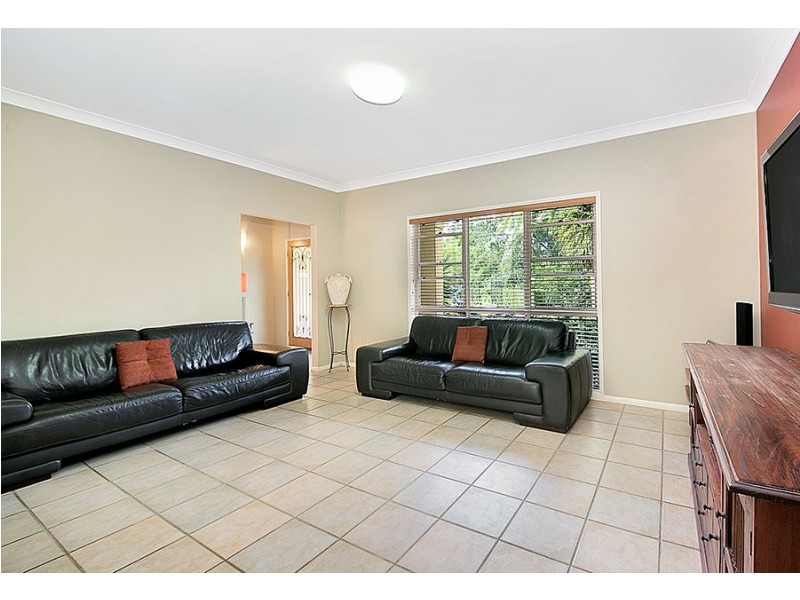 31 Ludlow St, Chapel Hill QLD 4069
