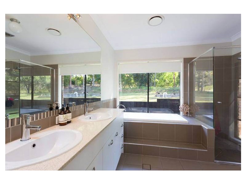 590 Mt Crosby Rd, Anstead QLD 4070