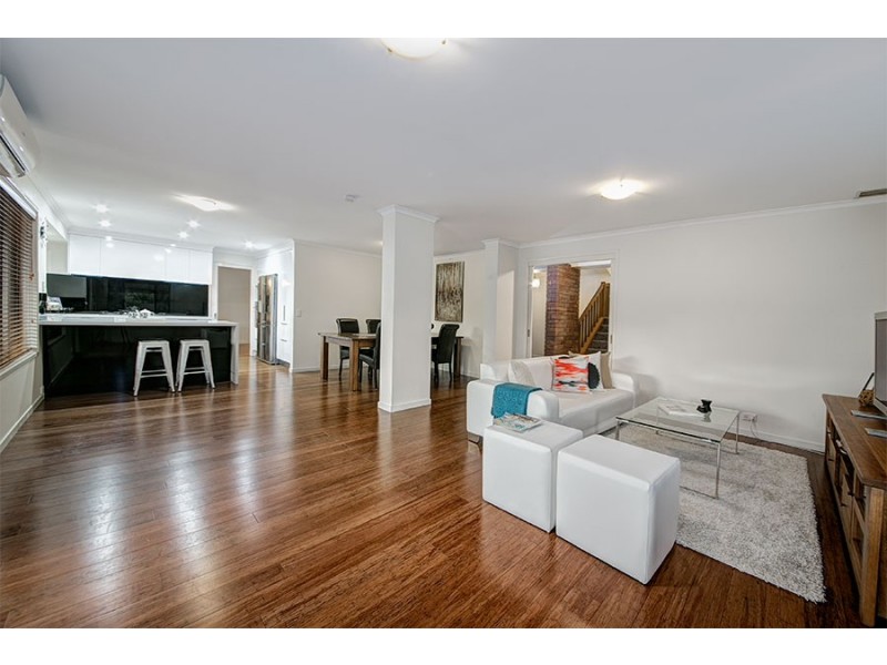 11 Crompton Street, Kenmore Hills QLD 4069