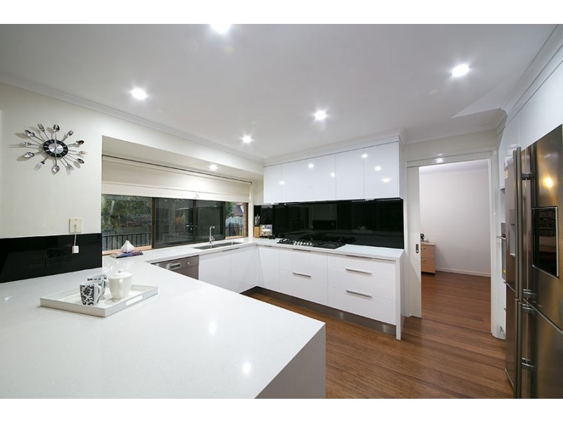 11 Crompton Street, Kenmore Hills QLD 4069