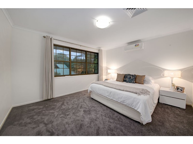 11 Crompton Street, Kenmore Hills QLD 4069