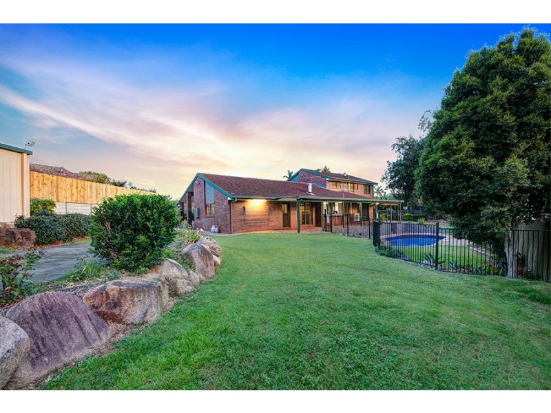 11 Crompton Street, Kenmore Hills QLD 4069