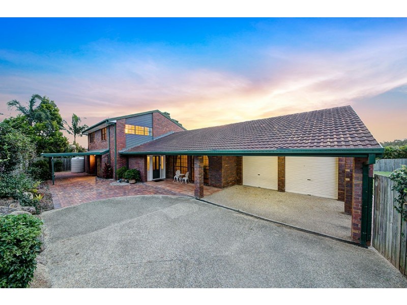 11 Crompton Street, Kenmore Hills QLD 4069