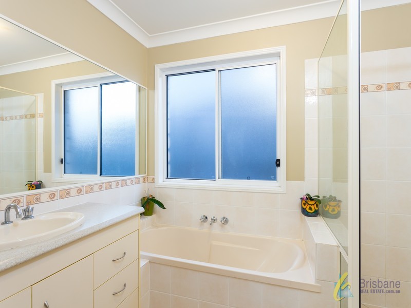 11 Joseph Avenue, Moggill QLD 4070