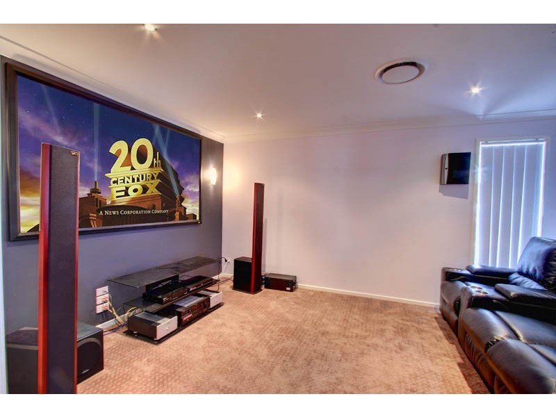 27 Courtney Place, Moggill QLD 4070