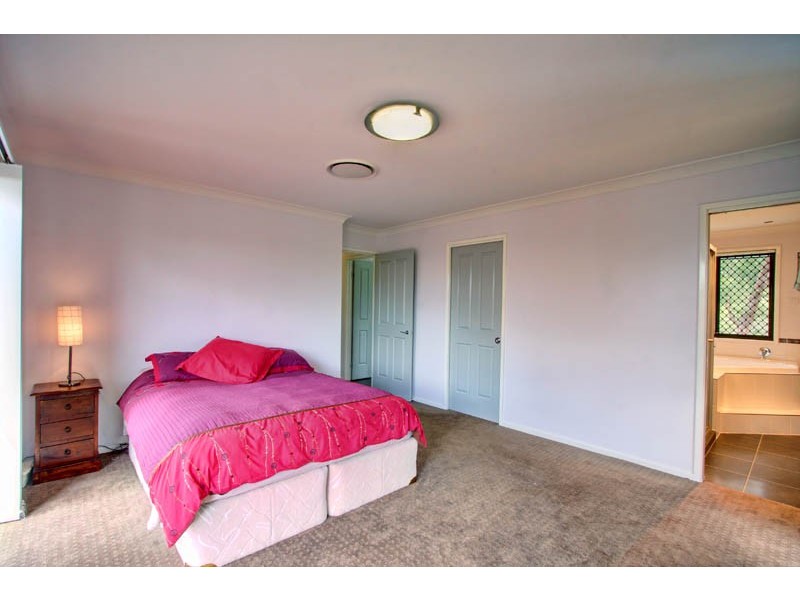 27 Courtney Place, Moggill QLD 4070