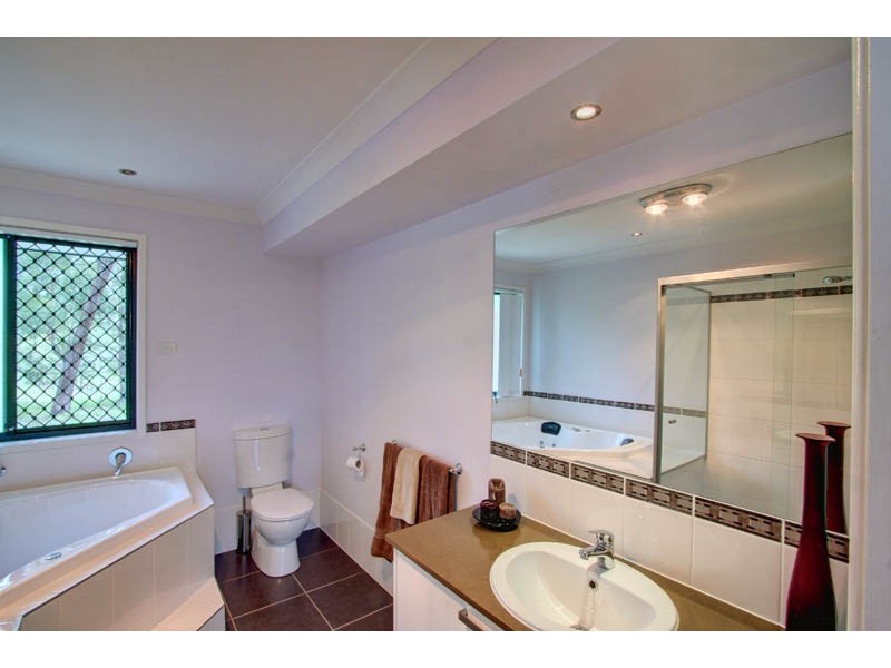 27 Courtney Place, Moggill QLD 4070