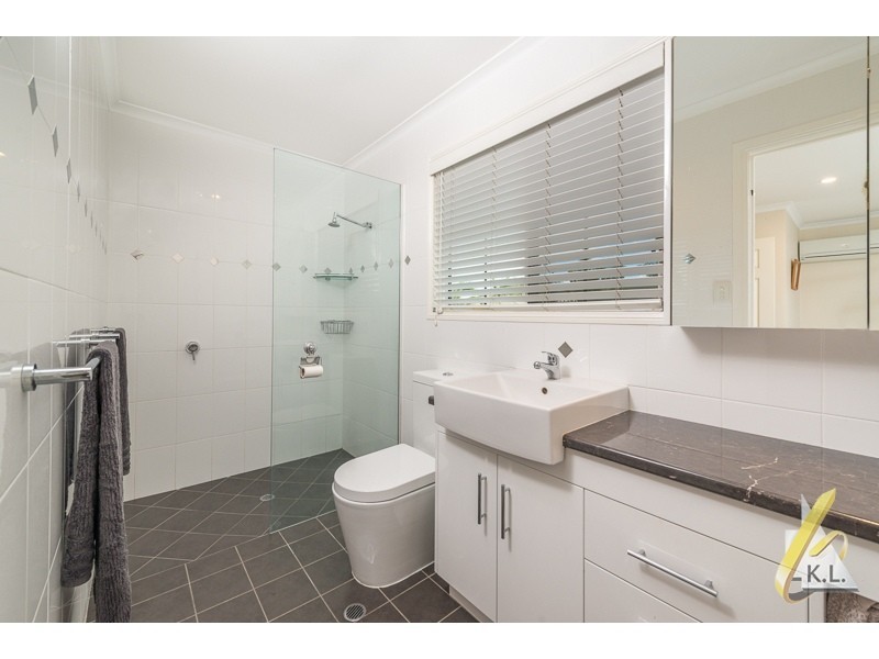 33/302 College Road, Karana Downs QLD 4306