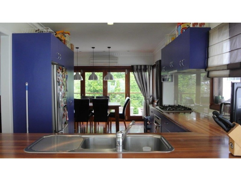 16 Newcross Street, Indooroopilly QLD 4068