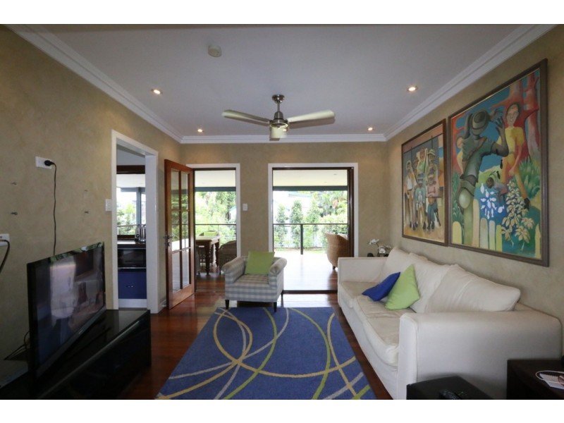 16 Newcross Street, Indooroopilly QLD 4068