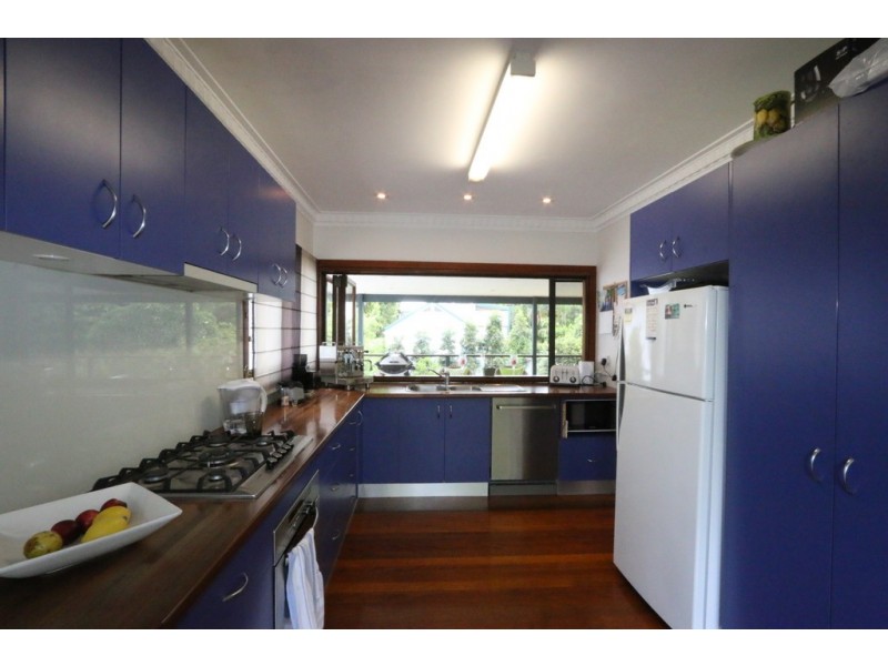 16 Newcross Street, Indooroopilly QLD 4068