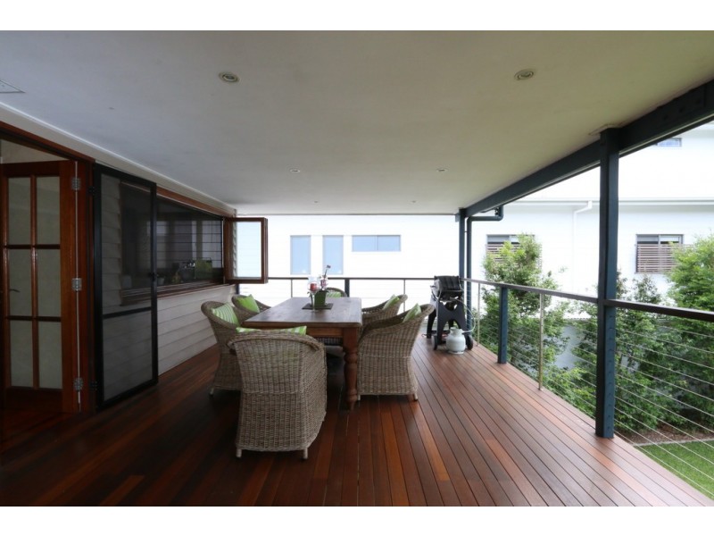 16 Newcross Street, Indooroopilly QLD 4068
