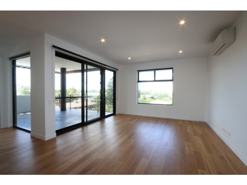131 Clarence Road, Indooroopilly QLD 4068
