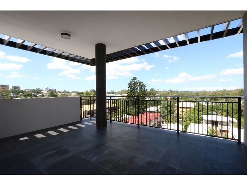 131 Clarence Road, Indooroopilly QLD 4068