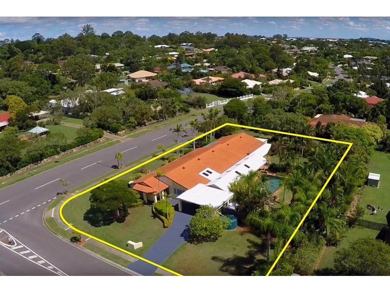 4 Pioneer Cres, Bellbowrie QLD 4070