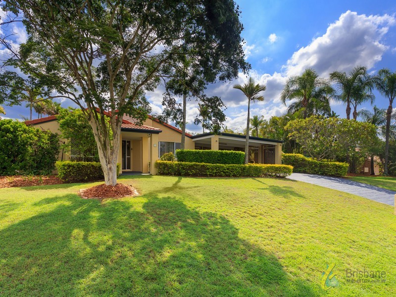 4 Pioneer Cres, Bellbowrie QLD 4070