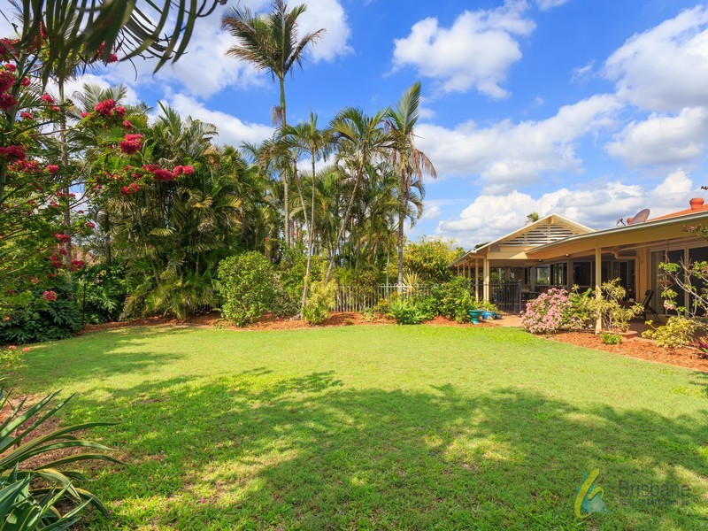 4 Pioneer Cres, Bellbowrie QLD 4070