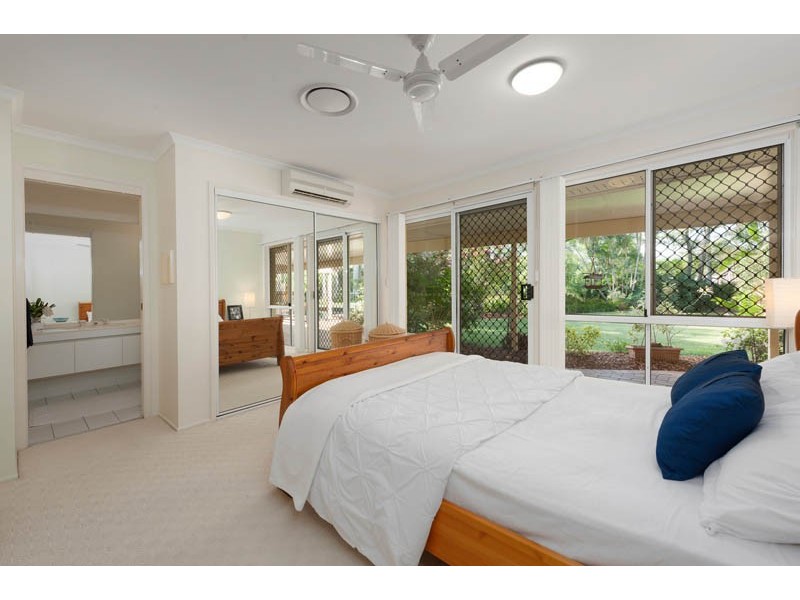 4 Pioneer Cres, Bellbowrie QLD 4070