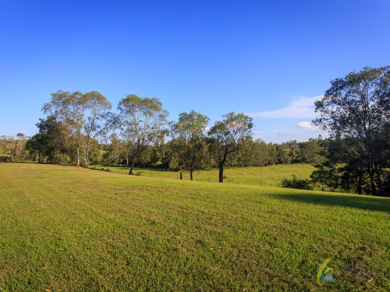 141 Airlie Road, Pullenvale QLD 4069