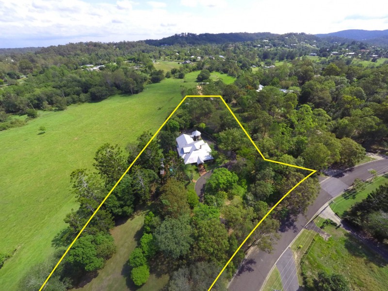 141 Airlie Road, Pullenvale QLD 4069