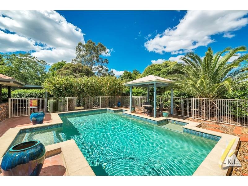 17 Kooralla Court, Karana Downs QLD 4306