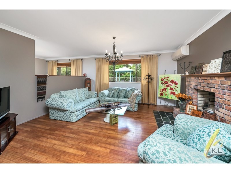 17 Kooralla Court, Karana Downs QLD 4306