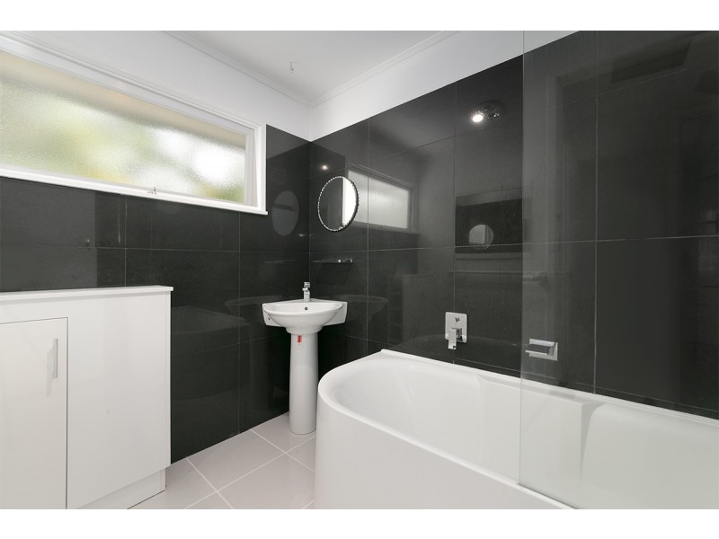 7 Cougar Street, Indooroopilly QLD 4068