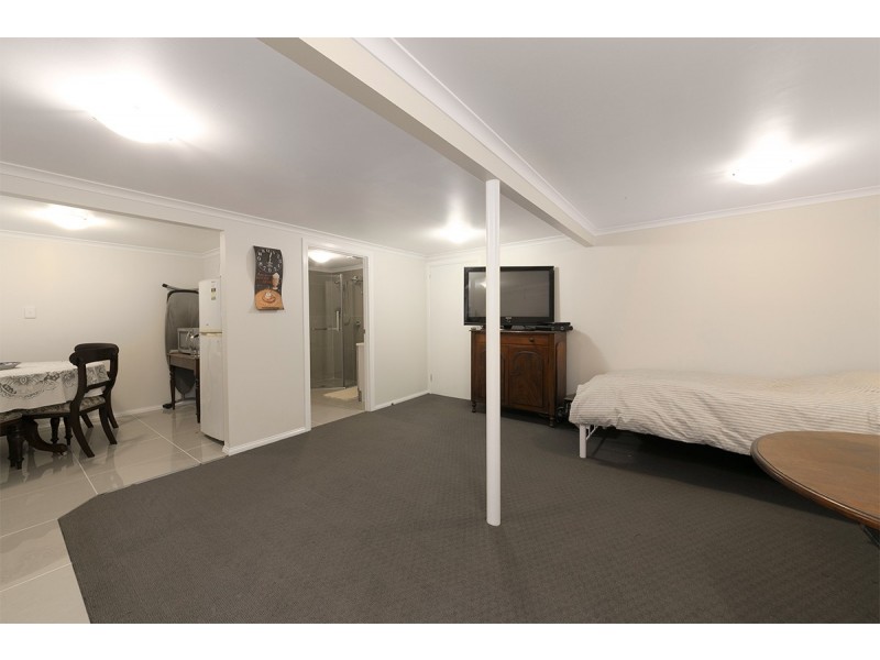 7 Cougar Street, Indooroopilly QLD 4068