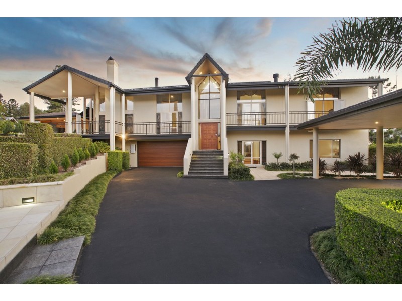 30 Corniche Pl, Brookfield QLD 4069