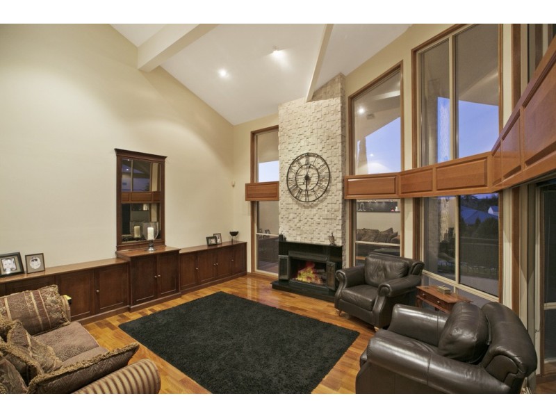 30 Corniche Pl, Brookfield QLD 4069