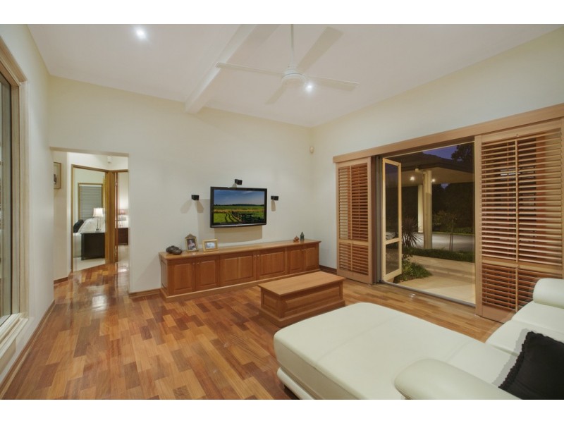 30 Corniche Pl, Brookfield QLD 4069