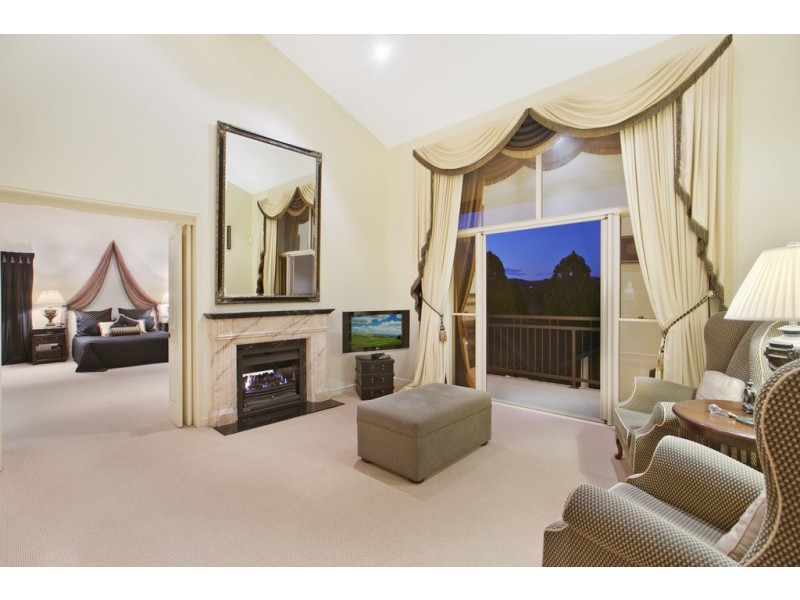 30 Corniche Pl, Brookfield QLD 4069