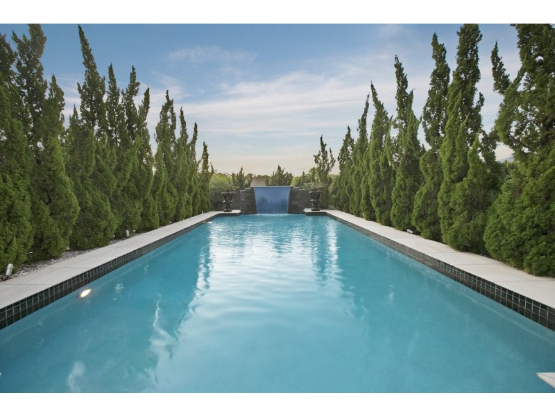 30 Corniche Pl, Brookfield QLD 4069