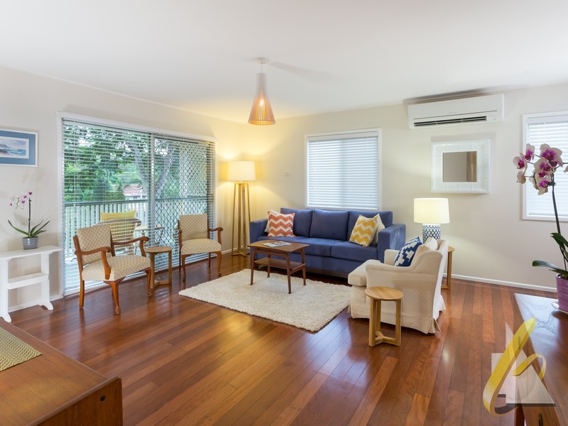 8 Stonehenge St, Chapel Hill QLD 4069
