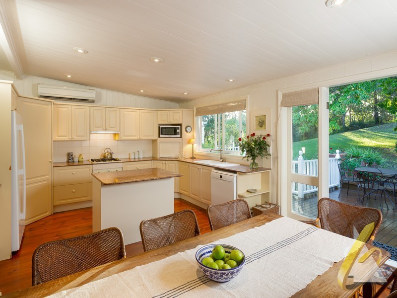 127 Airlie Road, Pullenvale QLD 4069