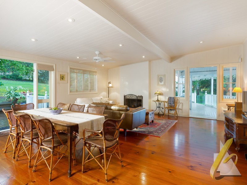 127 Airlie Road, Pullenvale QLD 4069
