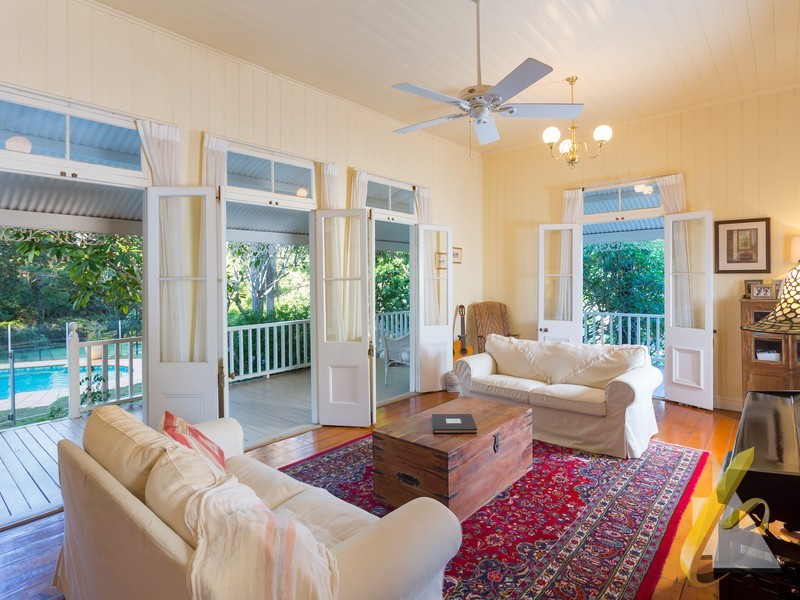 127 Airlie Road, Pullenvale QLD 4069