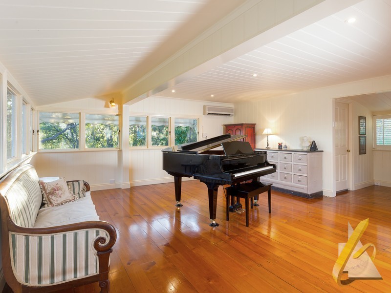 127 Airlie Road, Pullenvale QLD 4069