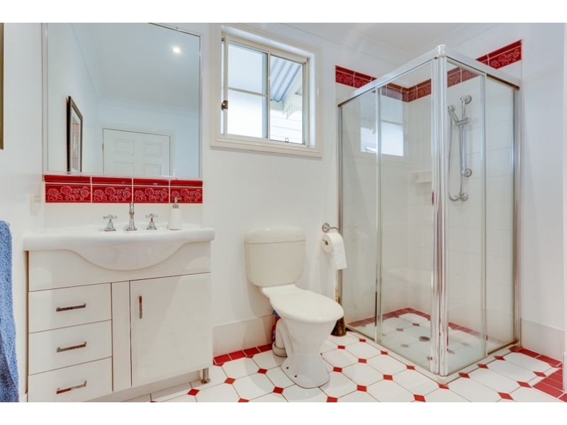 10 Park Road, Graceville QLD 4075