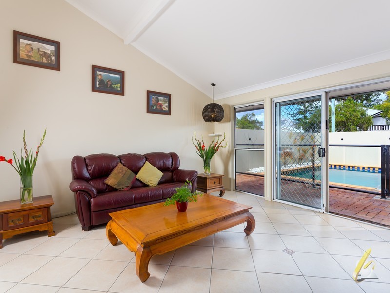 40 Graceville Ave, Graceville QLD 4075