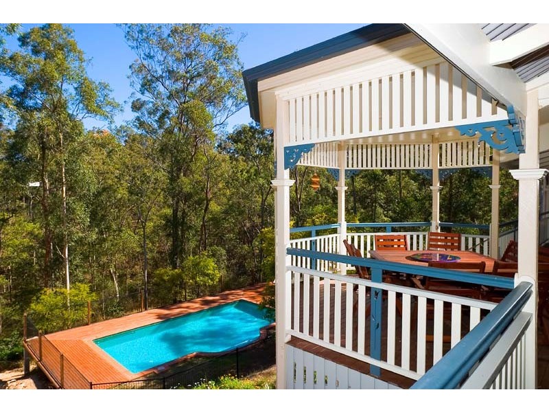 218 Red Cedar Rd, Pullenvale QLD 4069